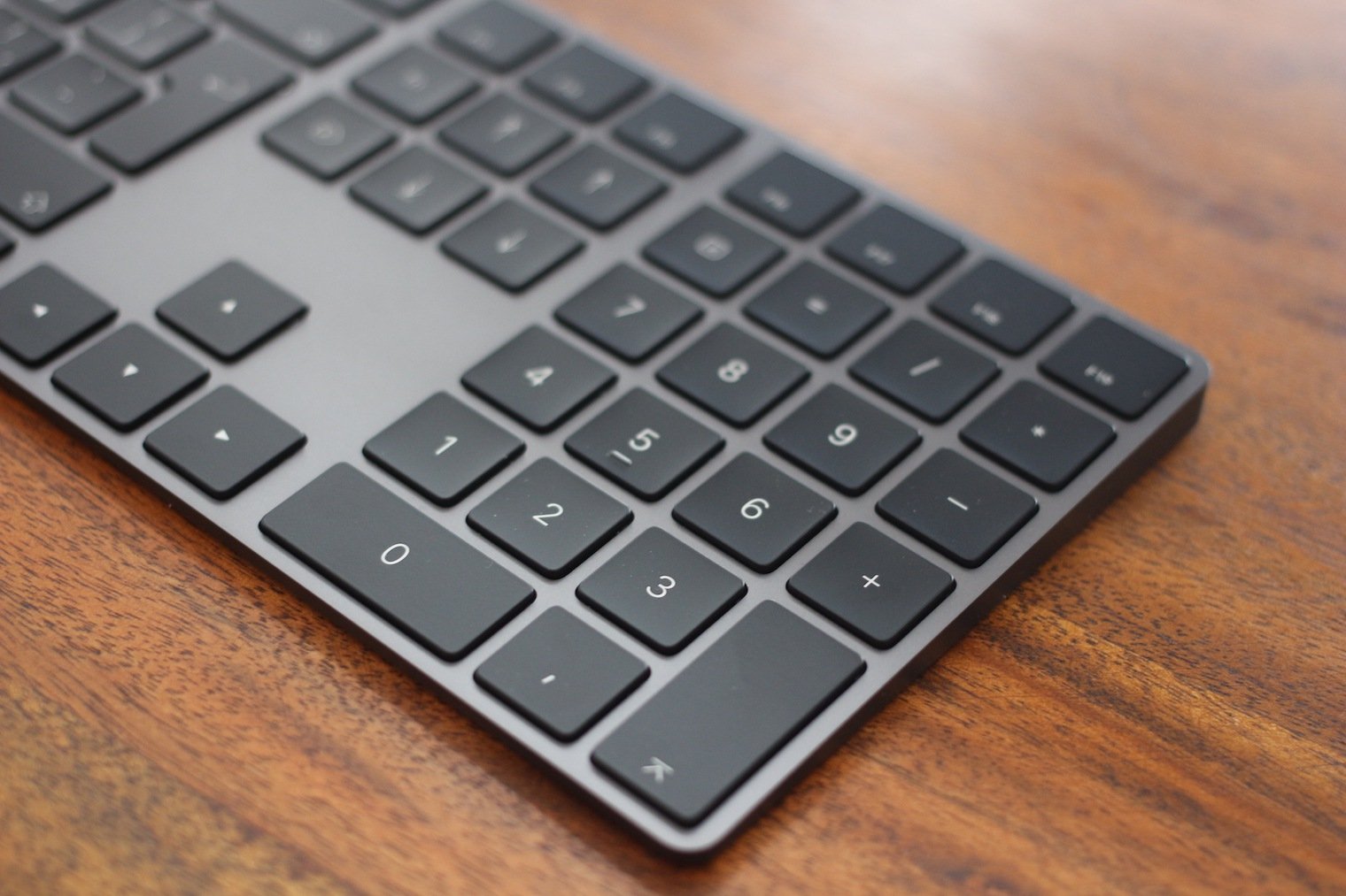 Review Magic Mouse, Apple Keyboard a Lightning cable that comes