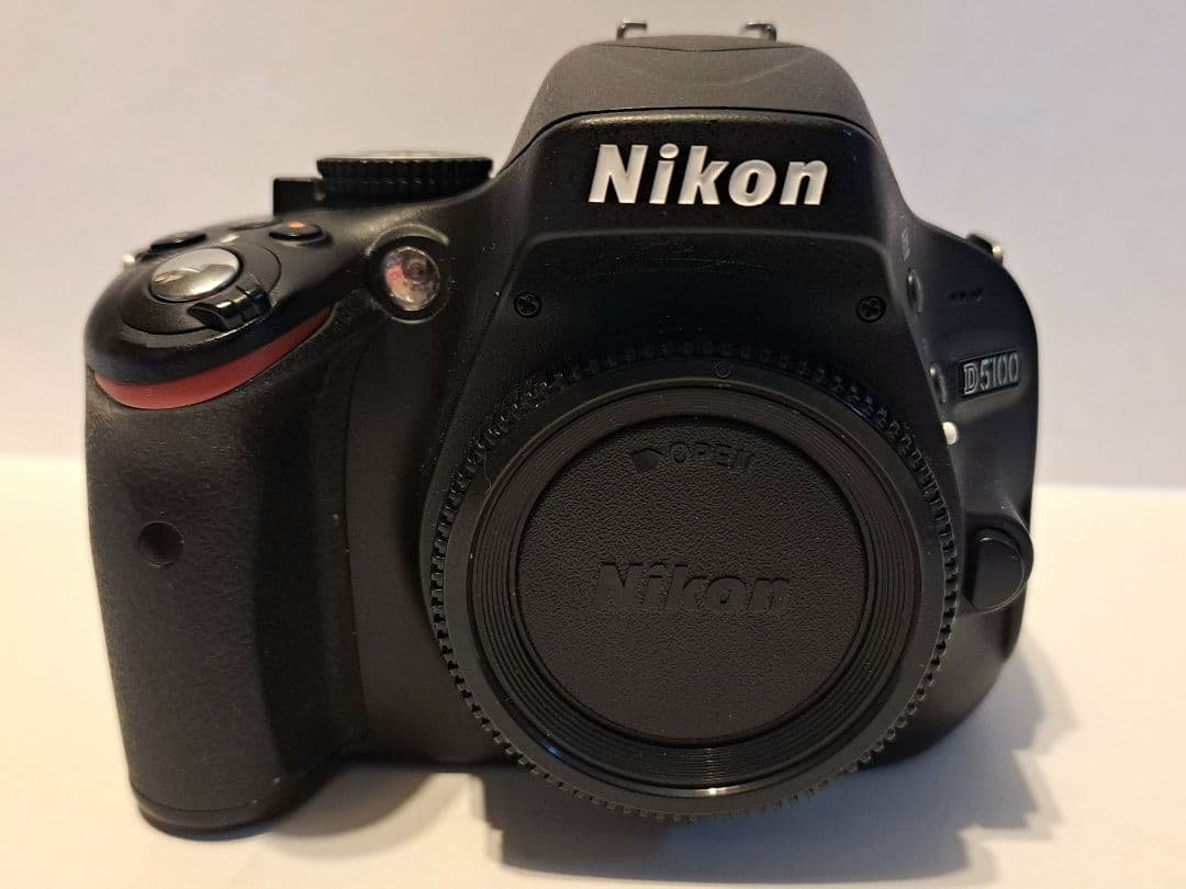 Nikon D5100 一眼レフカメラ+オマケレンズ