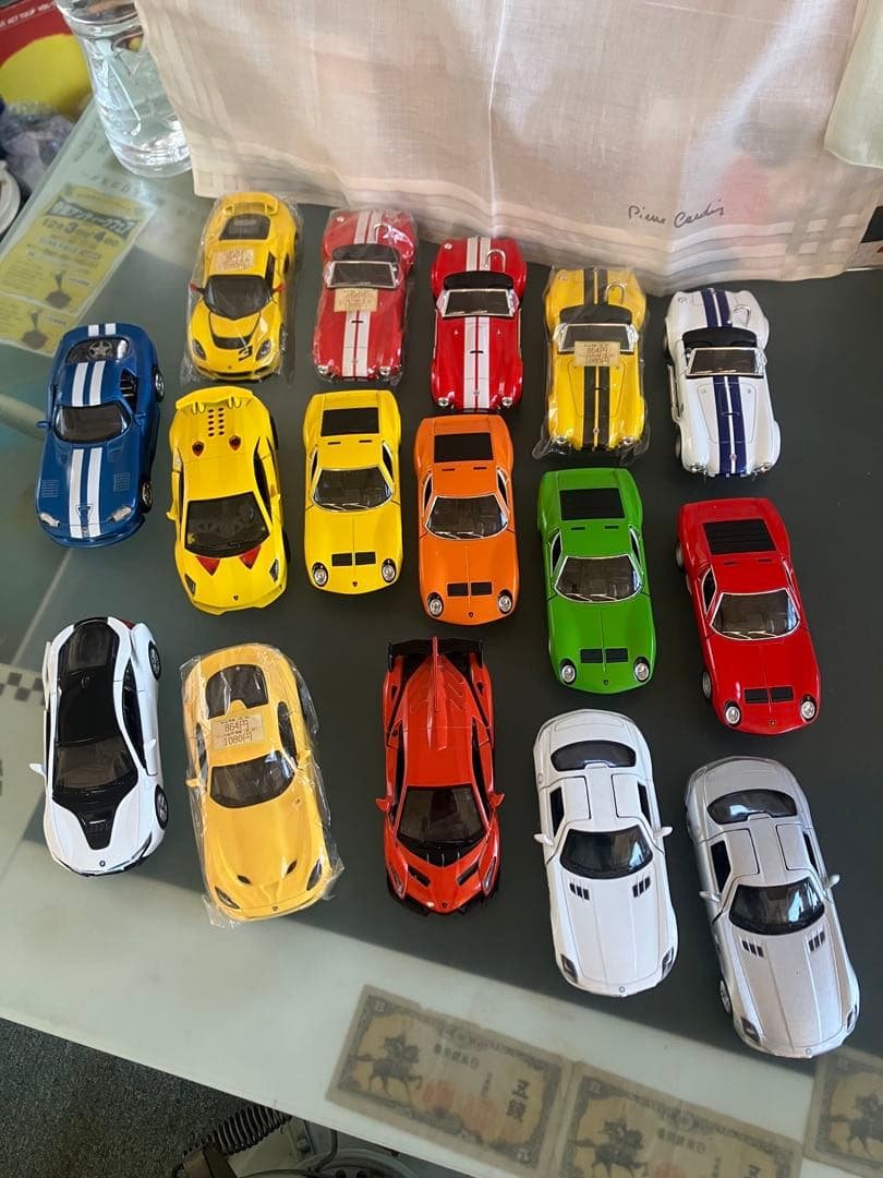 ミニカーまとめ売りベンツ ランボルギーニACコブラプルバックミニカー16台セット ミニカーまとめ売りベンツ ランボルギーニACコブラプルバックミニカー