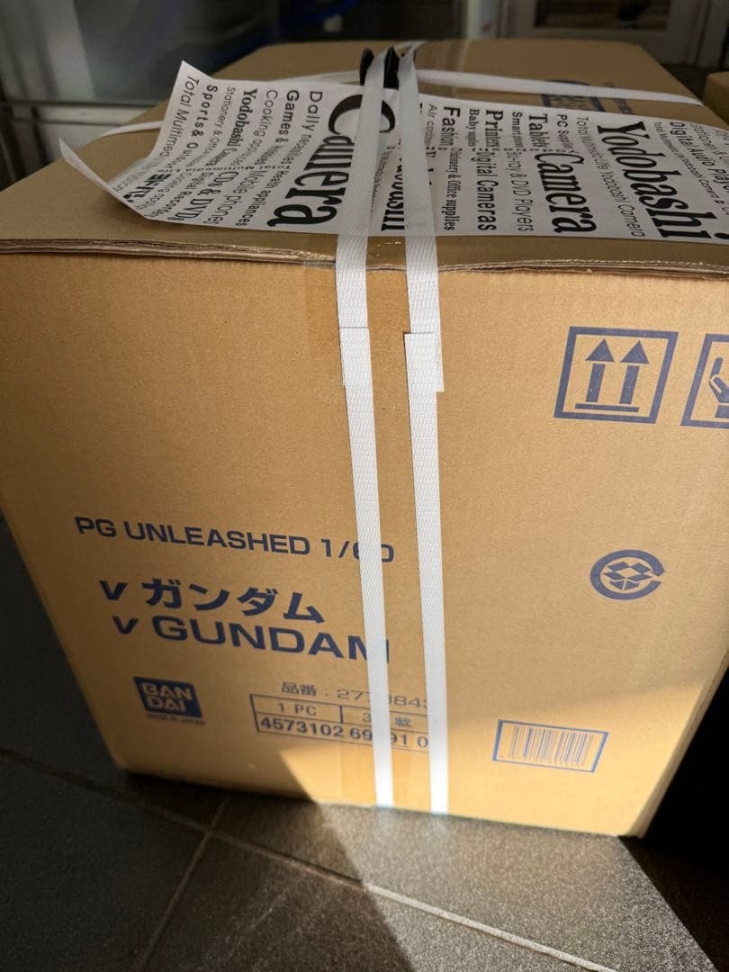 即発送-PG UNLEASHED 1/60 νガンダム　LEDユニット無し 究極のガンプラ「PG UNLEASHED 1/60 νガンダム/LEDユニット」セットが