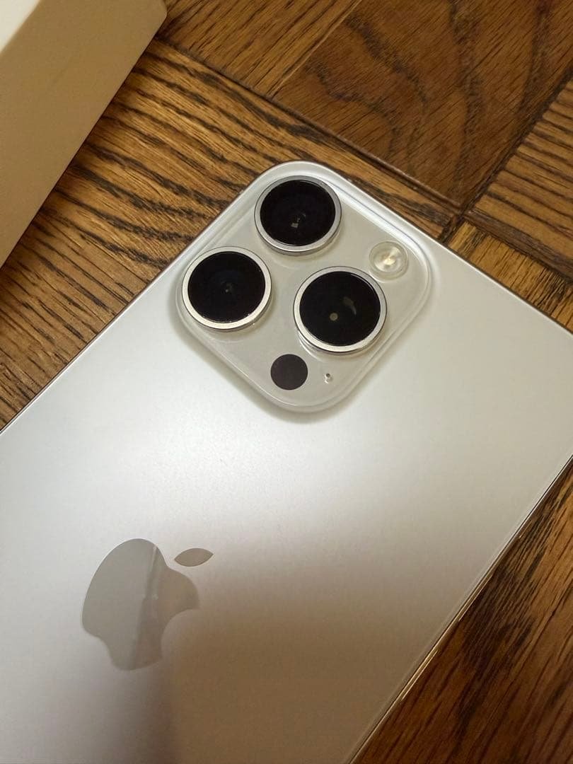 Apple iPhone 15 Pro Max 256GB ホワイト 本体