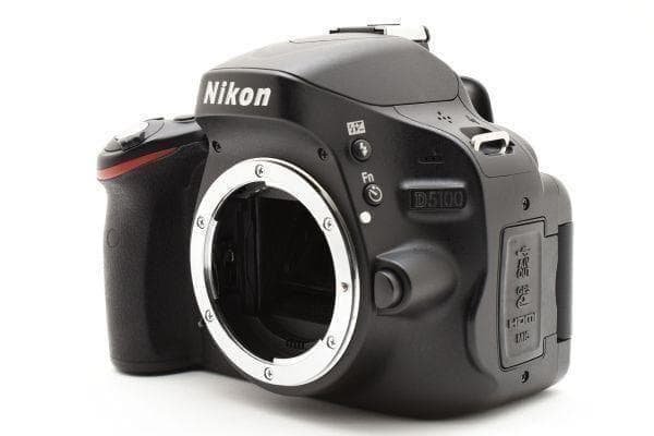 ニコン Nikon D5100 ボディ 一眼レフカメラ《ショット数7539回》