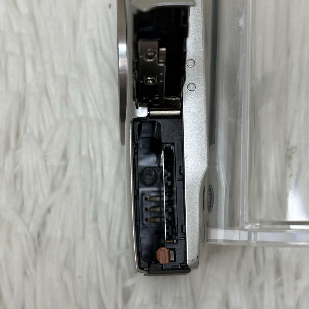 Canon カメラ　IXY 200 PC2333 充電器 コンデジ　動作品