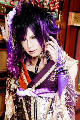 World of 己龍: New Look !