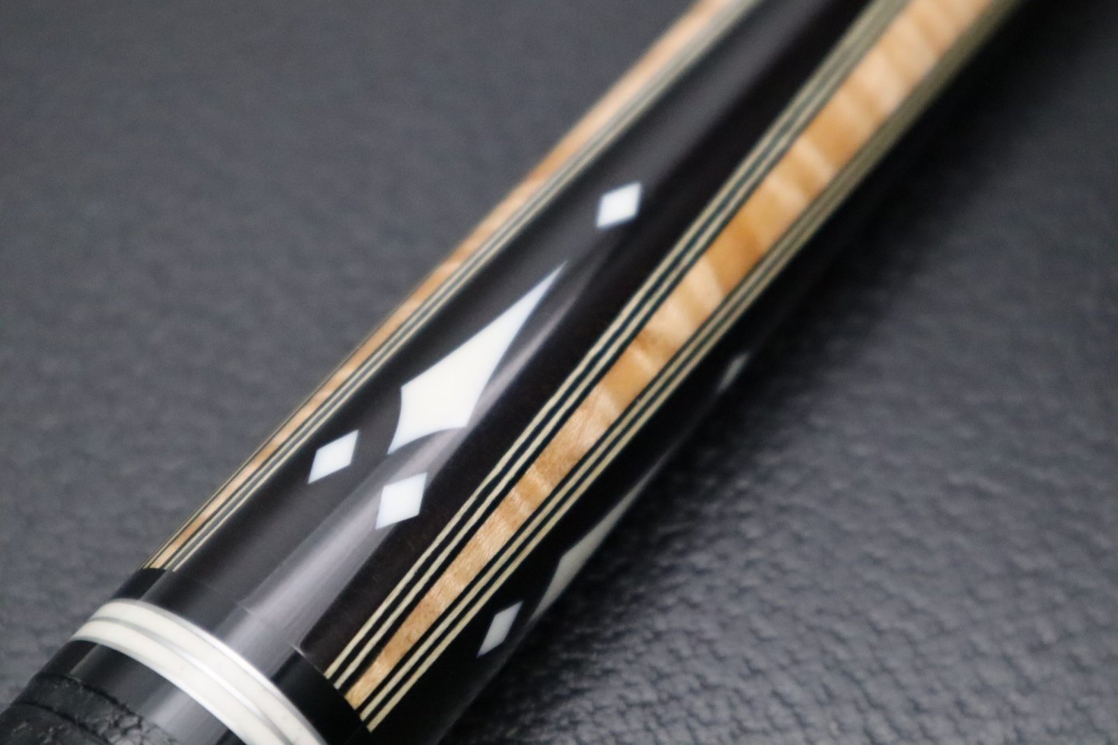 LAMBROS | カスタムキュー｜イリス